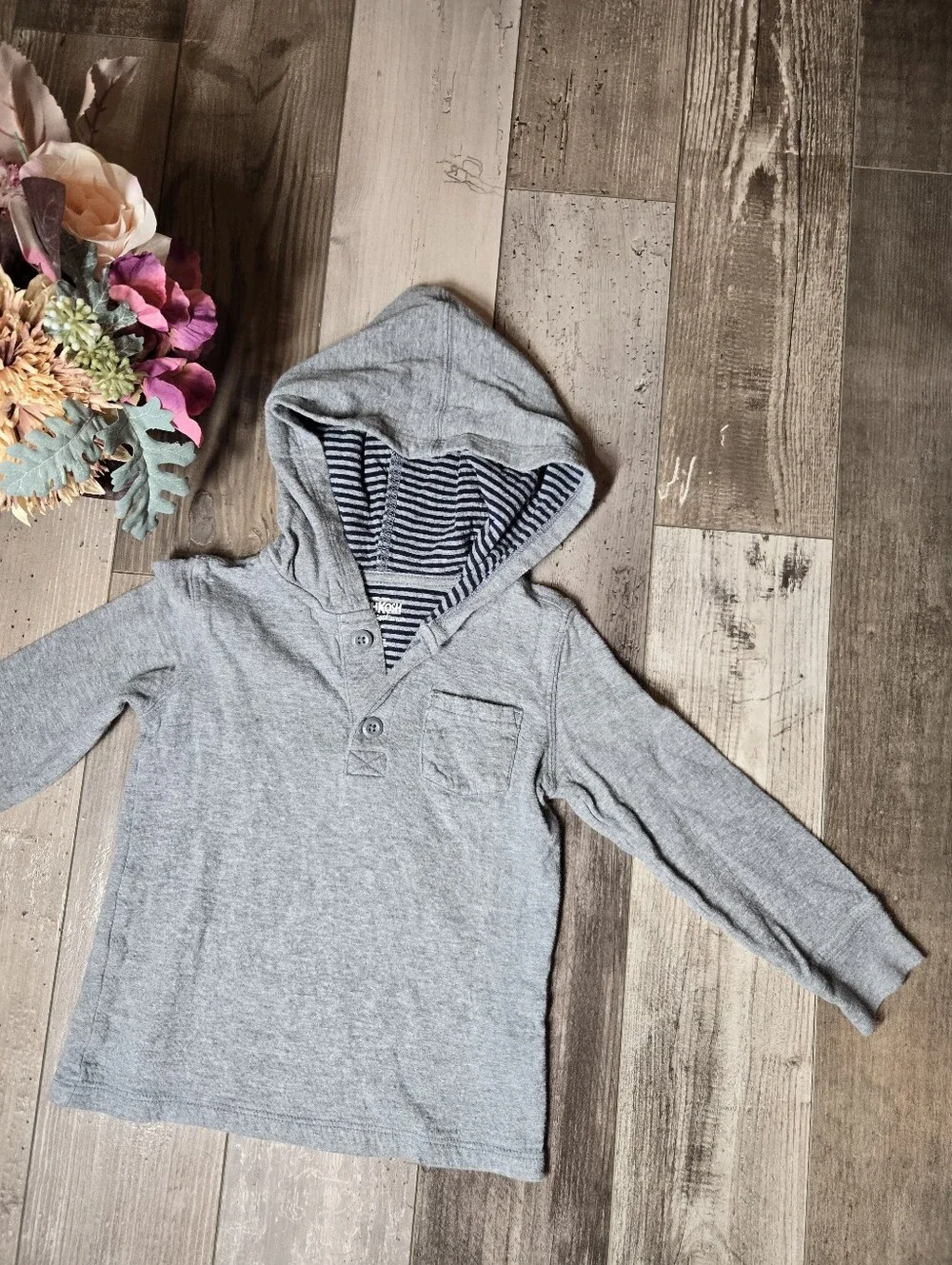 OshKosh B’gosh Gray Hooded Long-Sleeve Top – Boys 4T